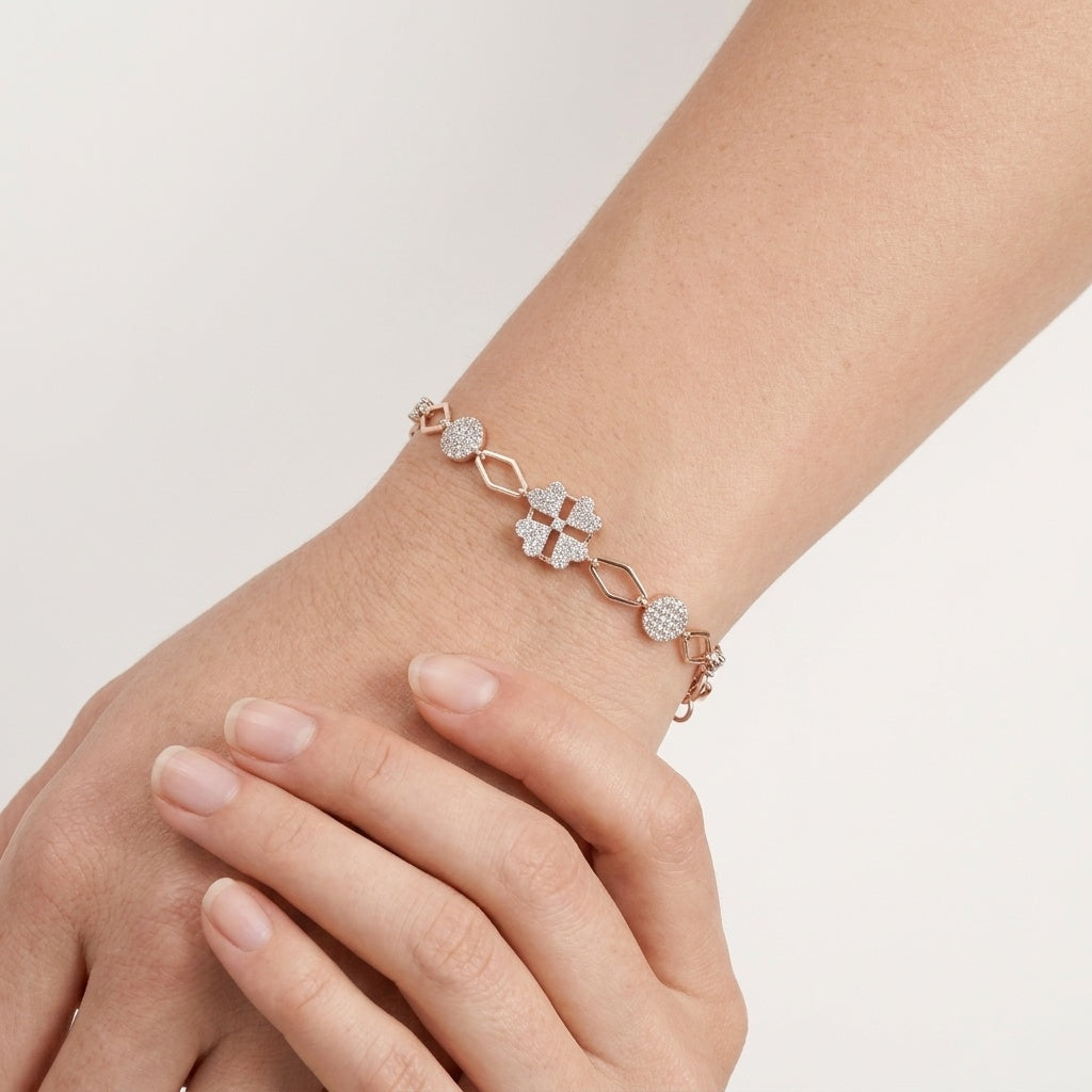 Clover Radiance – Premium Charm Bracelet in Rose Gold