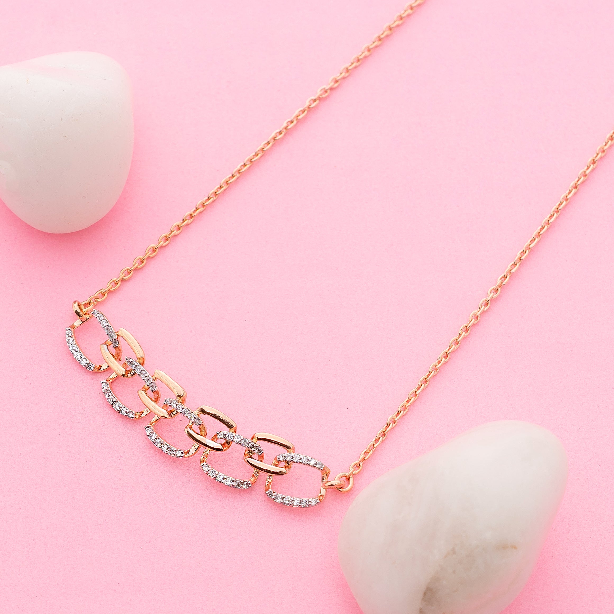 Luxe Link Arc – Premium Chain Necklace in Rose Gold Pavé Finish