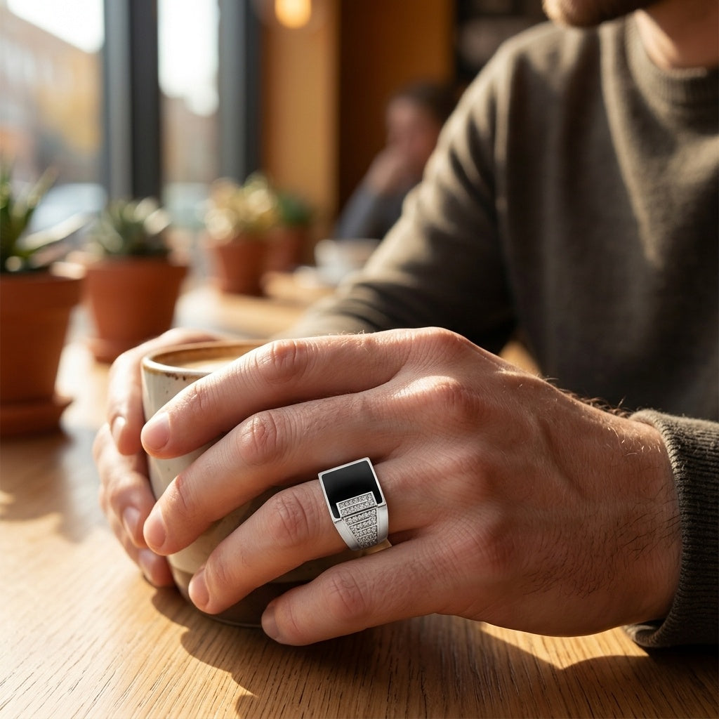 Midnight Vault Ring – Premium Signet Ring in Silver with Black Enamel