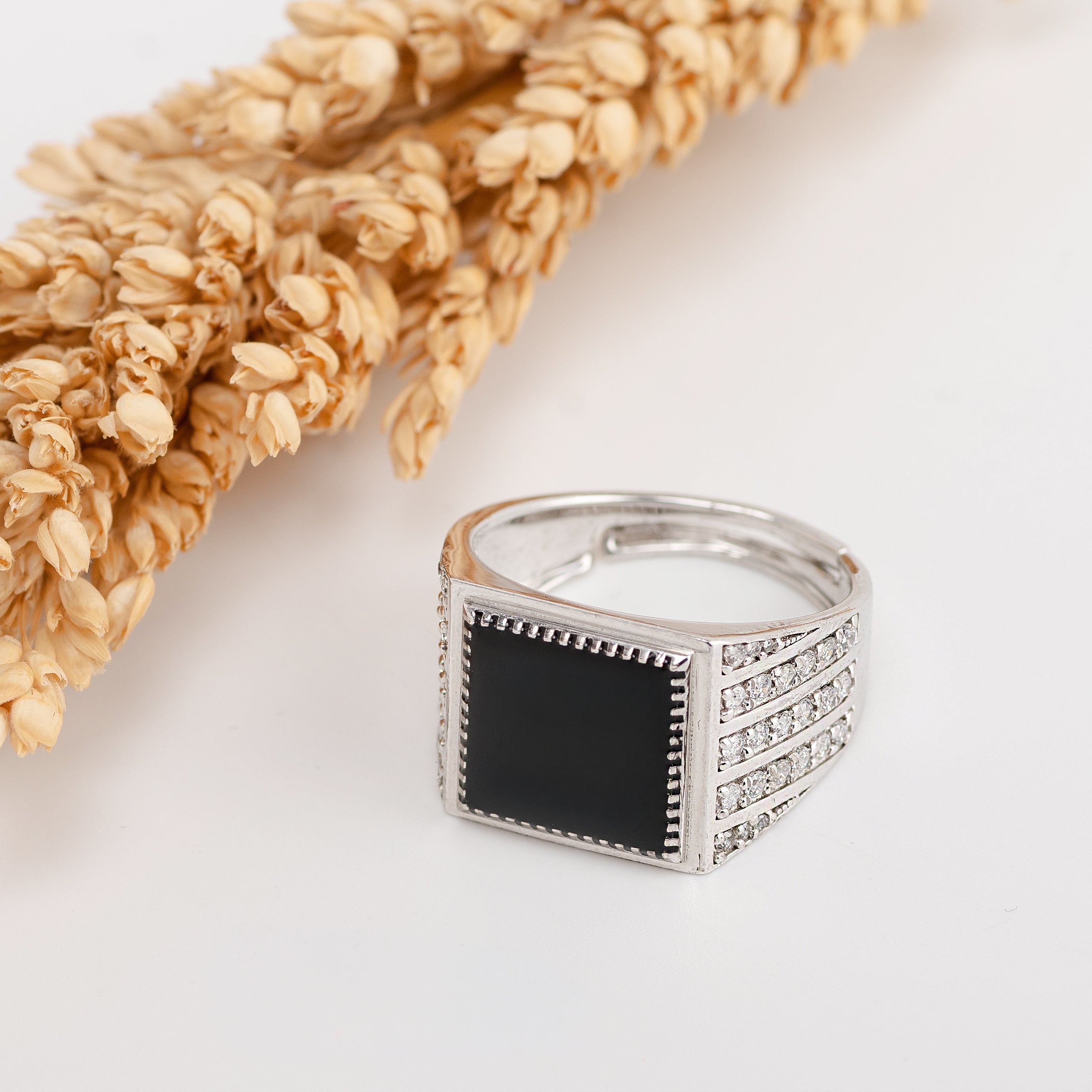 Noir Regent Ring – Premium Signet Ring in Silver & Black Enamel Finish