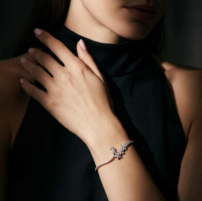 Serpentine Glow Cuff – Premium Diamond-Style Rose Gold Open Bracelet