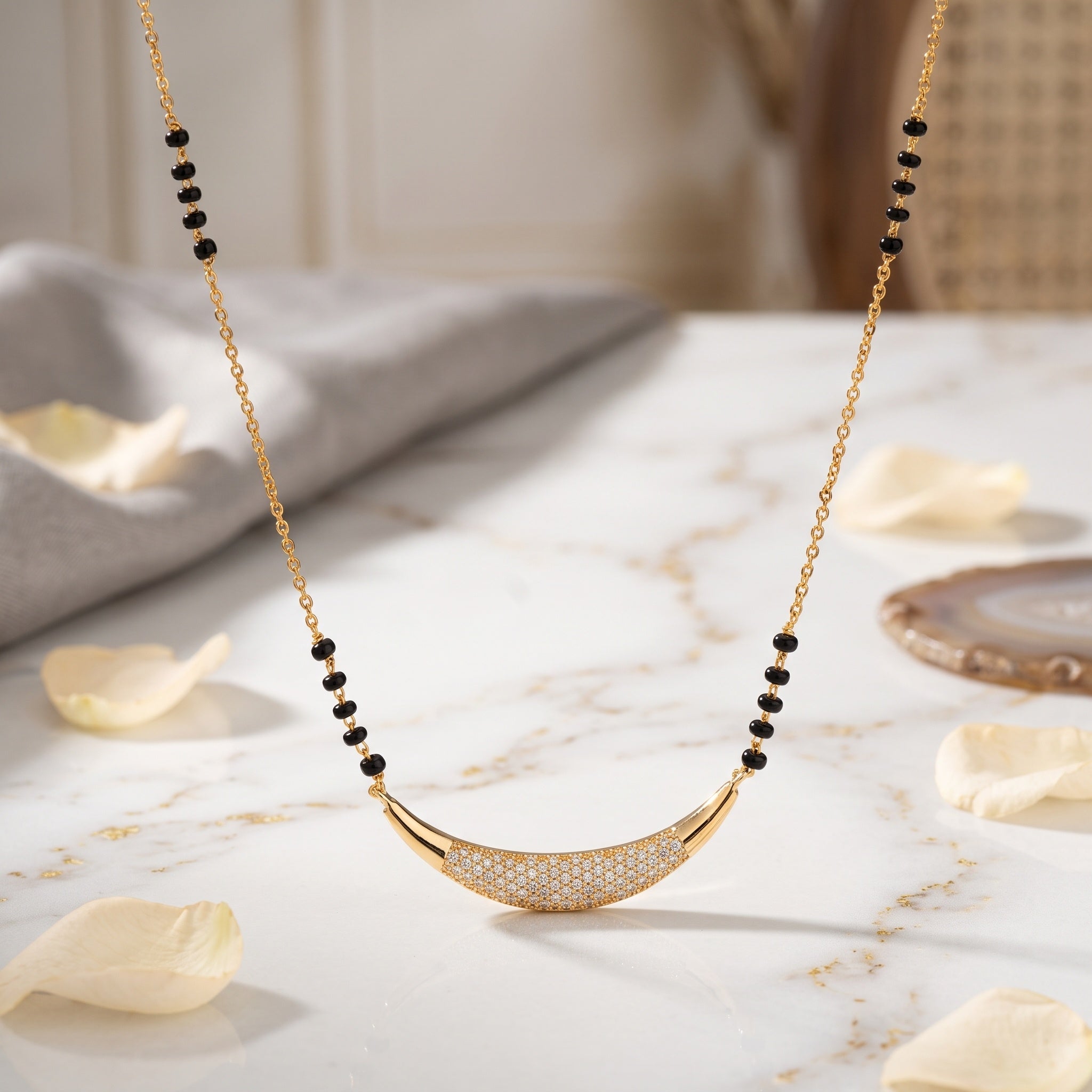 Luna Curve – Premium Contemporary Mangalsutra for Women