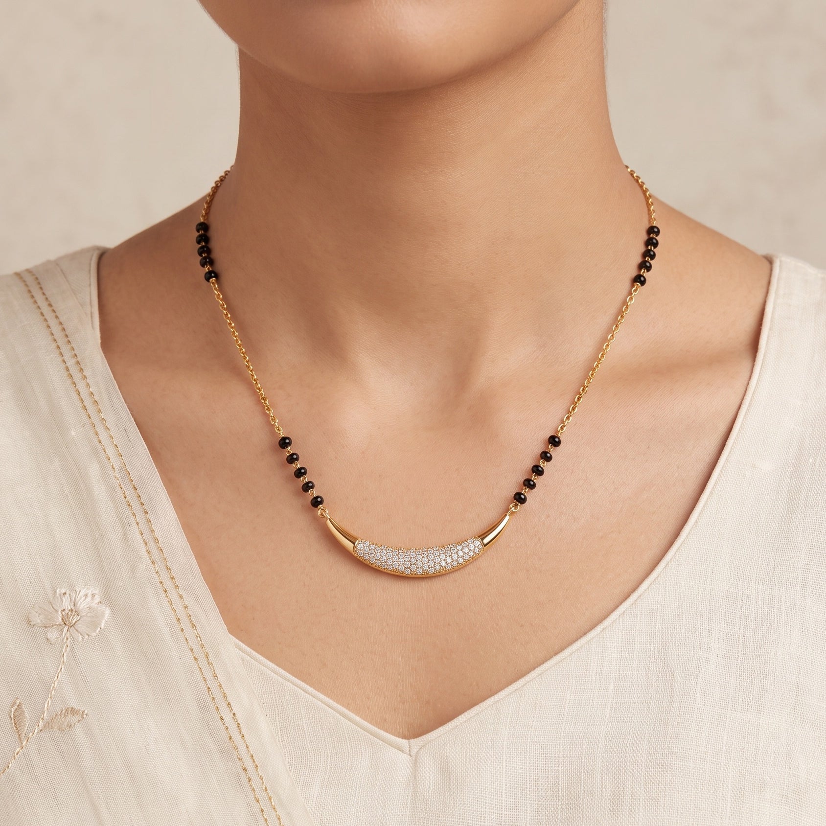 Luna Curve – Premium Contemporary Mangalsutra for Women