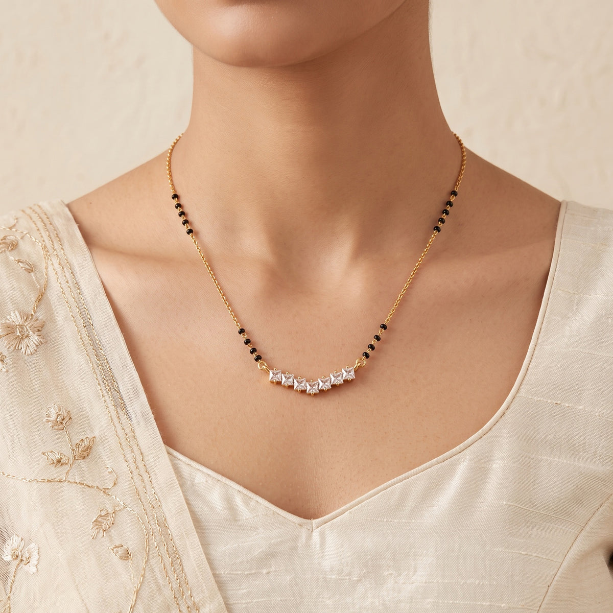 Luna Arc – Premium Contemporary Mangalsutra for Women
