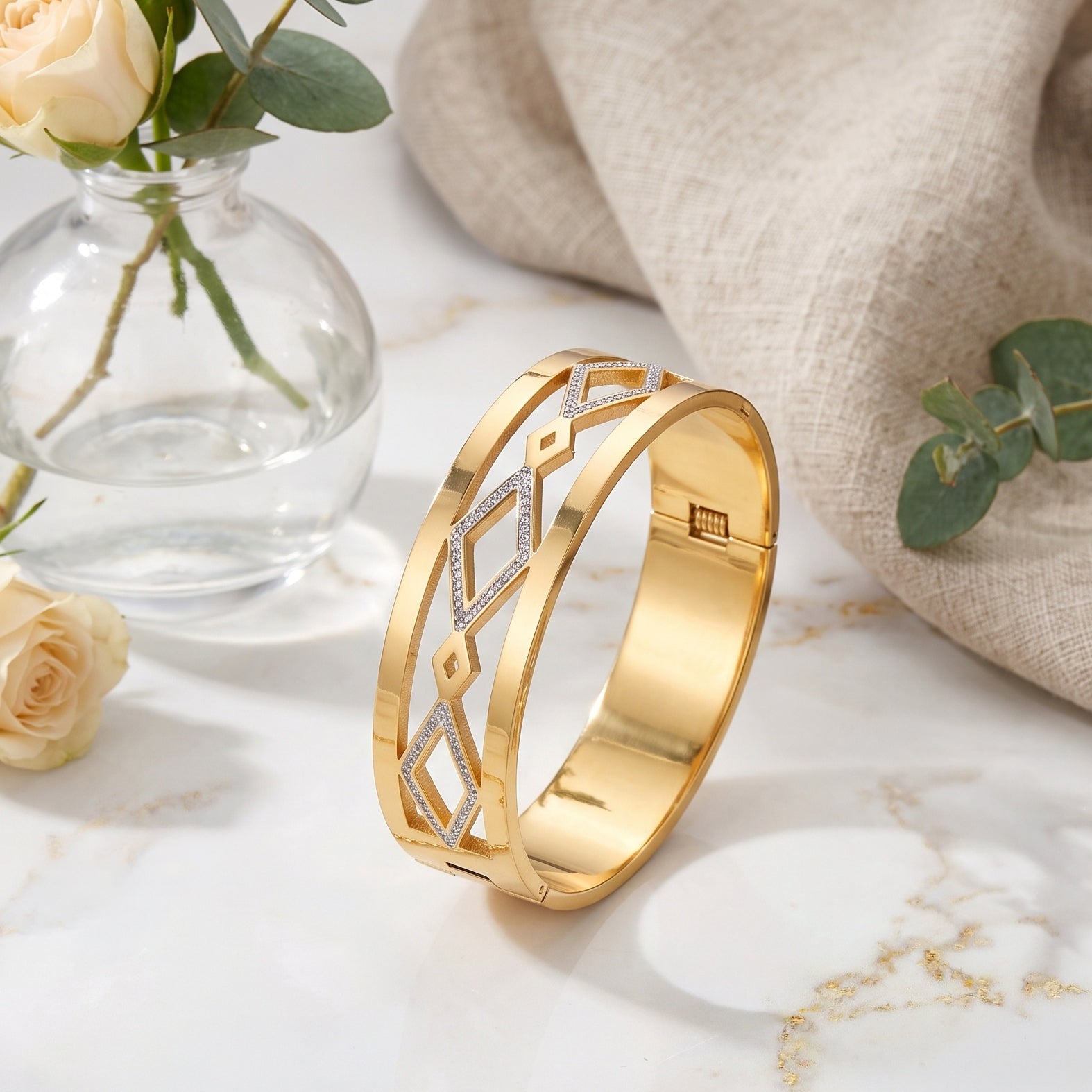 Luxe Diamond Cuff – Premium Women's Gold Geometric Stainless Steel Hinged Bracelet