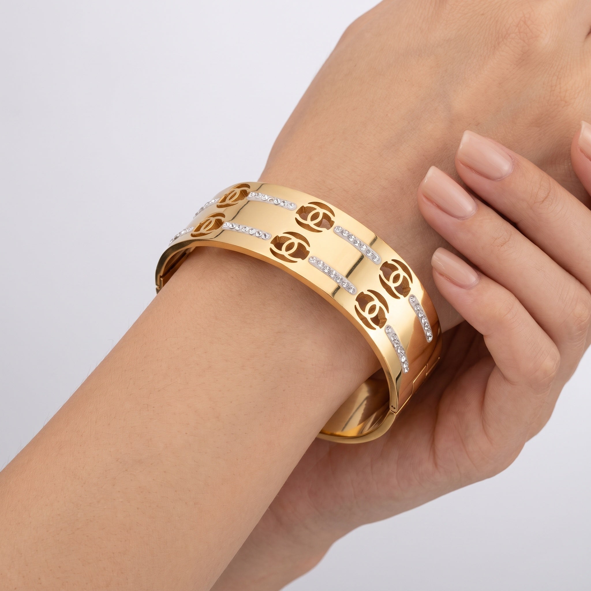 Monarch Luxe Cuff – Premium Women's Gold Stainless Steel Statement Bangle Bracelet