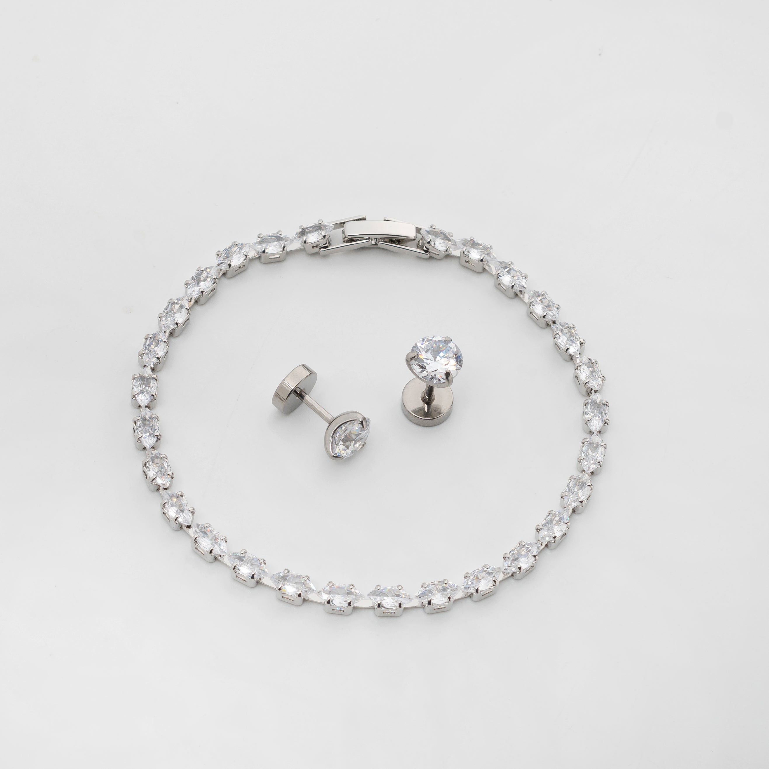 Luna Royale – Premium Silver Round Solitaire Stud Earrings for Women