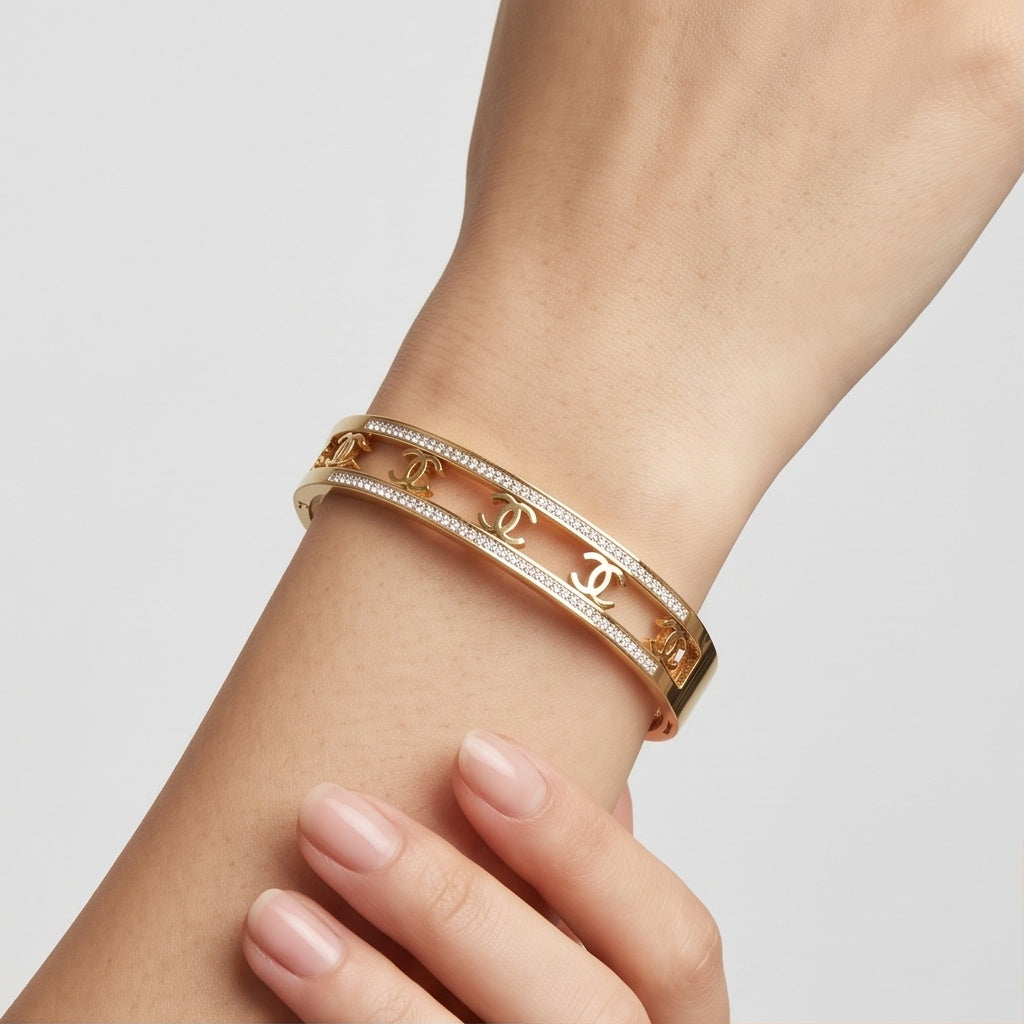 Monarch Clover Duo – Premium Gold Bangle & Chain Bracelet Set for Women