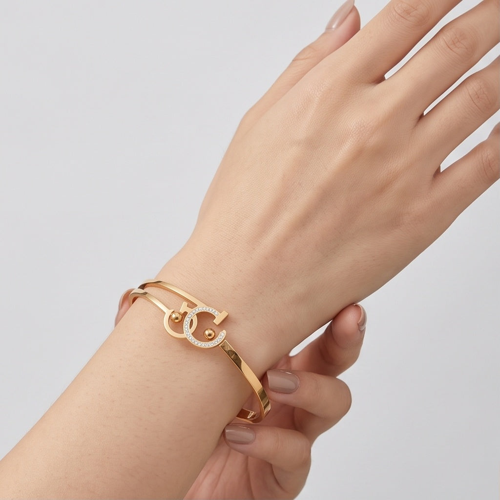 Noir Halo Duo – Premium Gold Open Cuff & Clover Chain Bracelet Set for Women