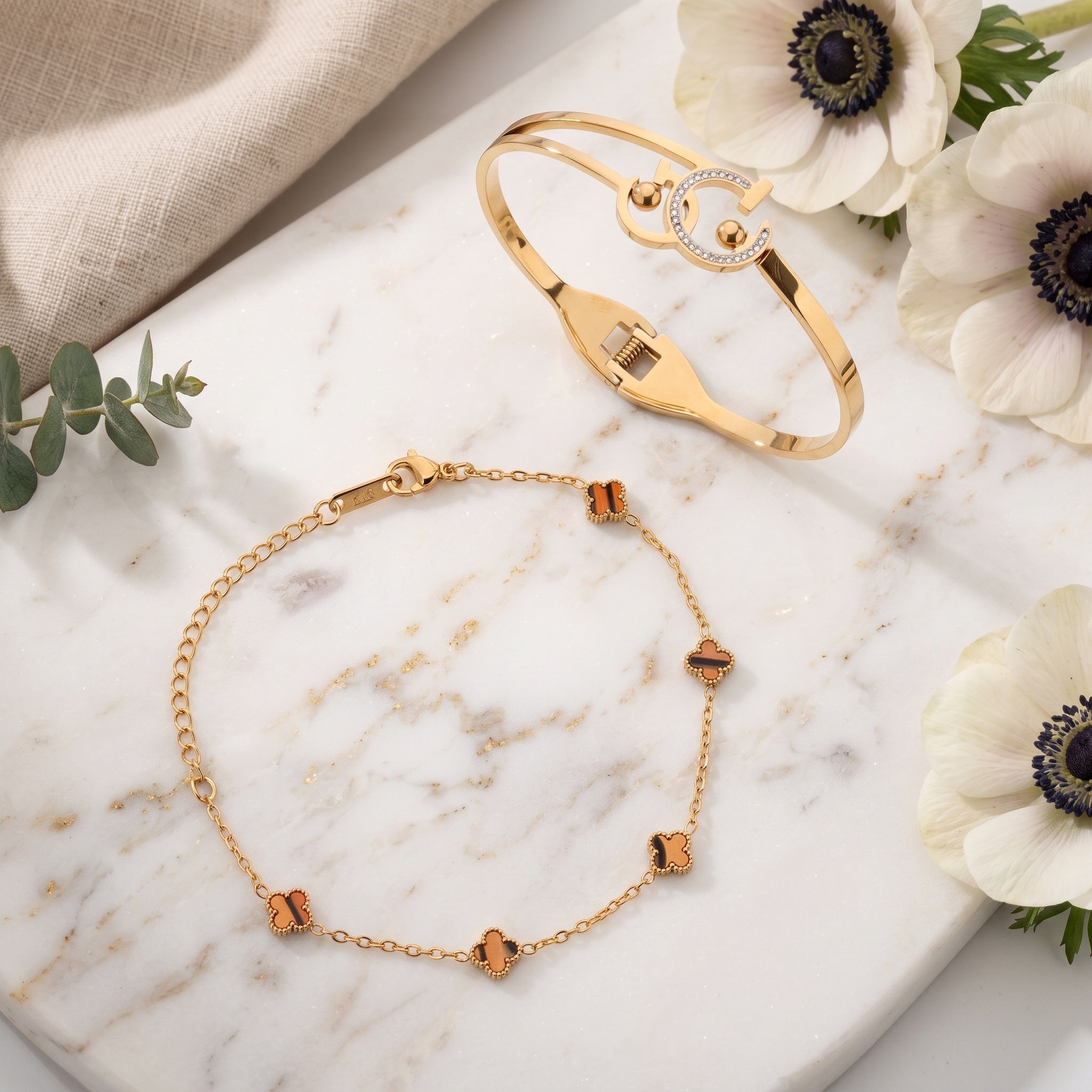 Noir Halo Duo – Premium Gold Open Cuff & Clover Chain Bracelet Set for Women