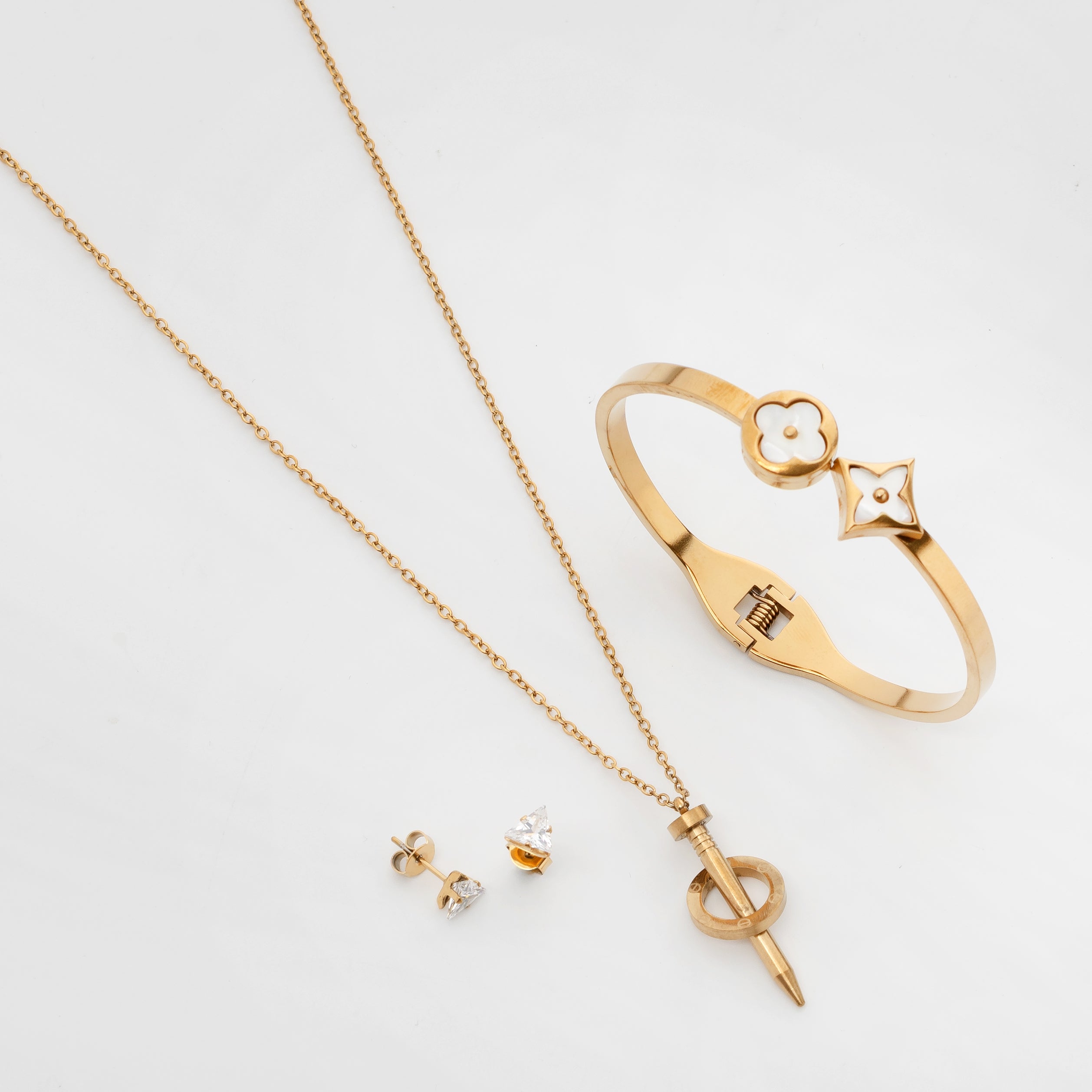 Élan Bloom Set – Premium Gold Floral Jewelry Set for Women